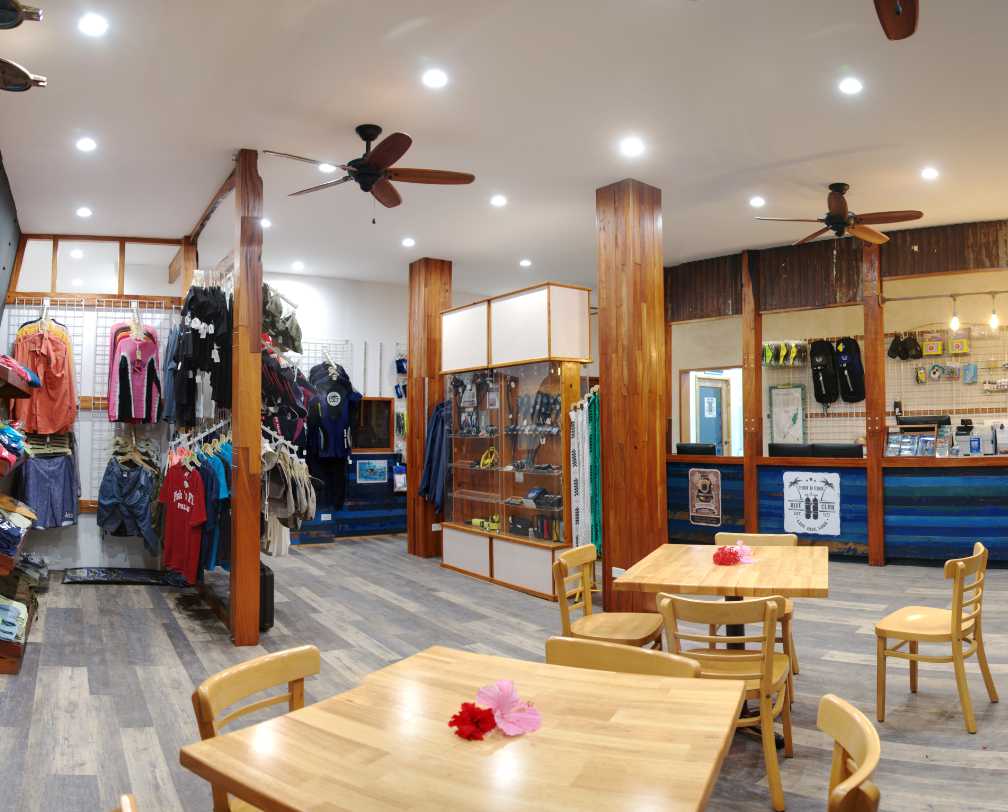 Fish 'n Fins Boutique in Palau